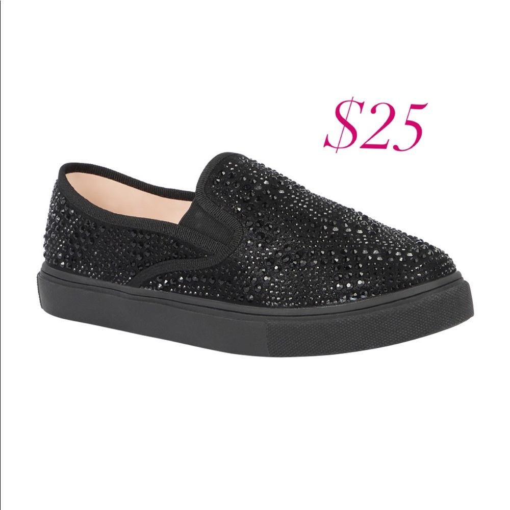 Black comfortable tennis
